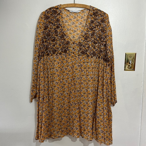 🚨ALL OFFERS ACCEPTED 🚨 STORE CLOSING 🚨 Zara Dress - Picture 2 of 9